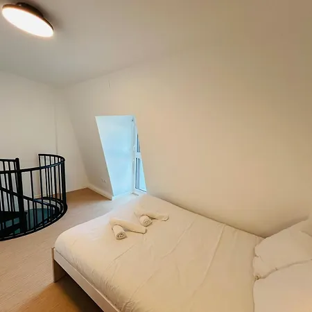 We Live In R - Duplex 502 아파트 *