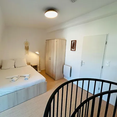 We Live In R - Duplex 502