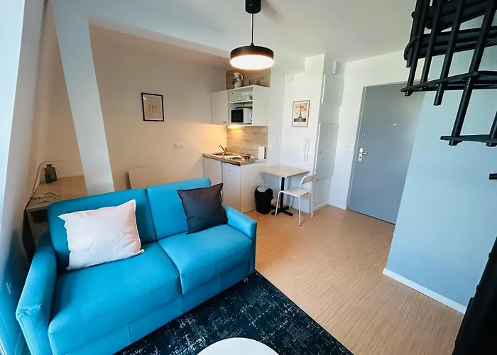 We Live In R - Duplex 502