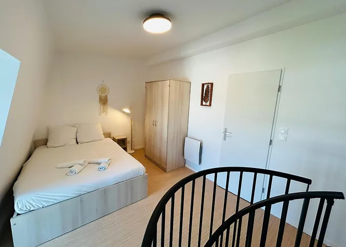 We Live In R - Duplex 502